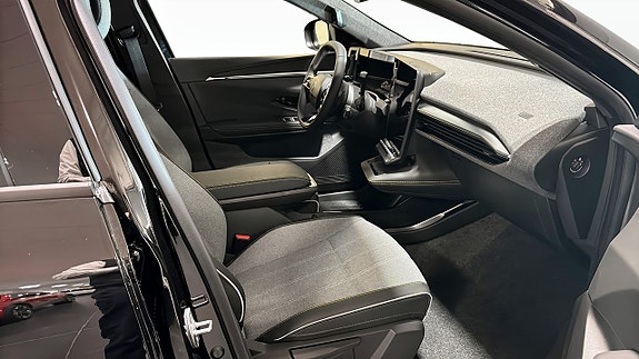 Renault Scenic E-Tech 3 of 11