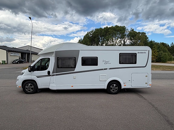 Dethleffs T 7151-4 Magic Edition DBM ALDE, Queenbed, Taksäng 3 of 15