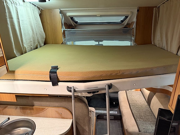 Dethleffs T 7151-4 Magic Edition DBM ALDE, Queenbed, Taksäng 8 of 15