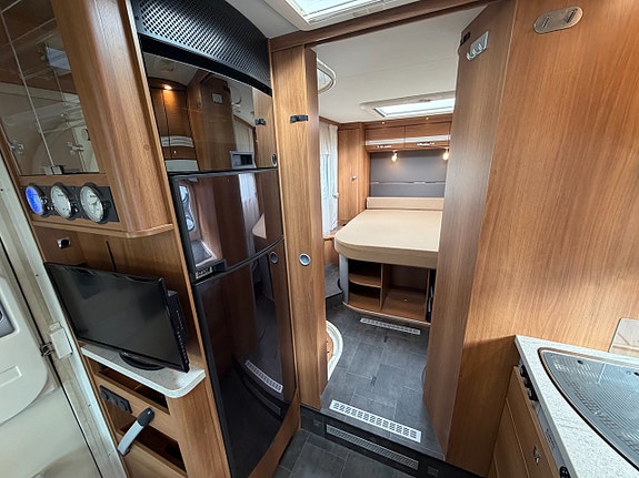 Dethleffs T 7151-4 Magic Edition DBM ALDE, Queenbed, Taksäng 10 of 15