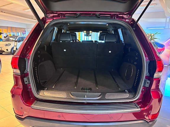 Jeep Grand Cherokee 18 of 22