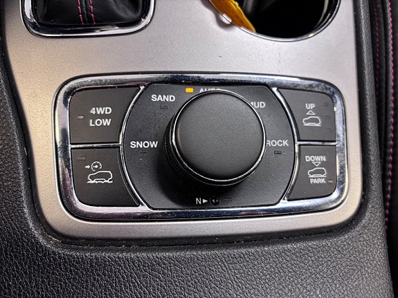 Jeep Grand Cherokee 14 of 22