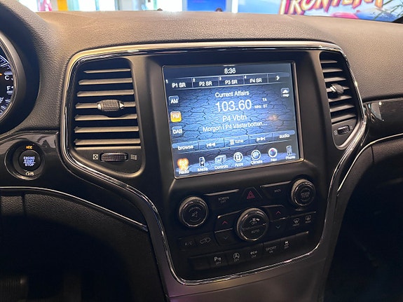 Jeep Grand Cherokee 12 of 22