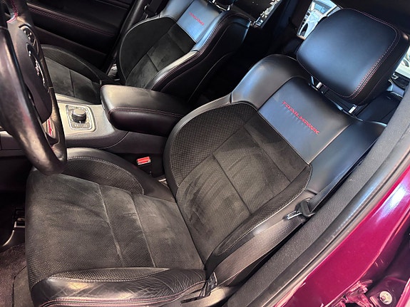 Jeep Grand Cherokee 17 of 22