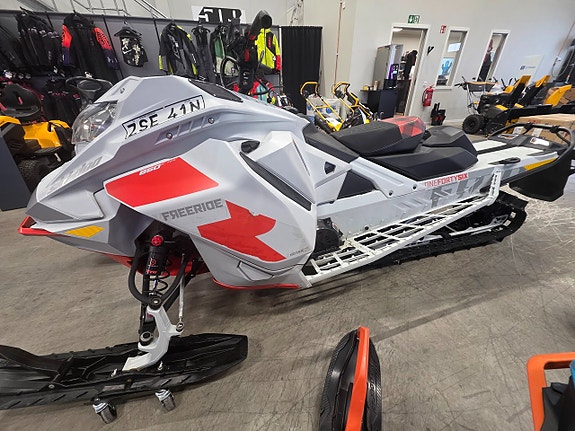 Ski-Doo Freeride 850 146" E-Tec Räntekampanj 2 of 6
