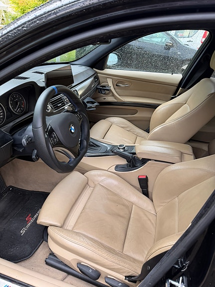 BMW 335i 4 of 5