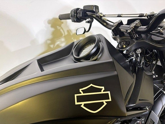 Harley-Davidson NIGHT ROD Custom / Luftfjädring VRSCDX / PRISSÄNKT 4 of 12