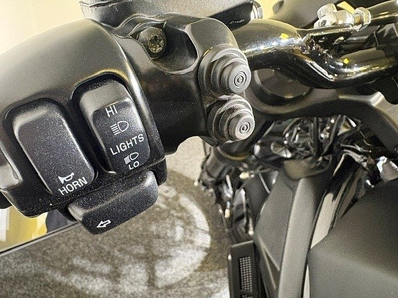 Harley-Davidson NIGHT ROD Custom / Luftfjädring VRSCDX / PRISSÄNKT 8 of 12