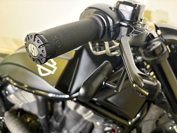 Harley-Davidson NIGHT ROD Custom / Luftfjädring VRSCDX / PRISSÄNKT 6 of 12