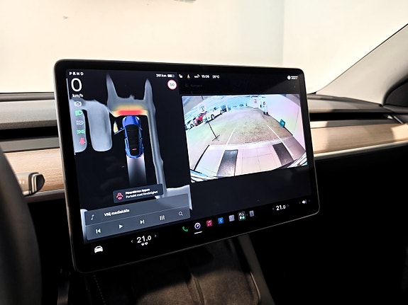 Tesla Model Y 19 of 27