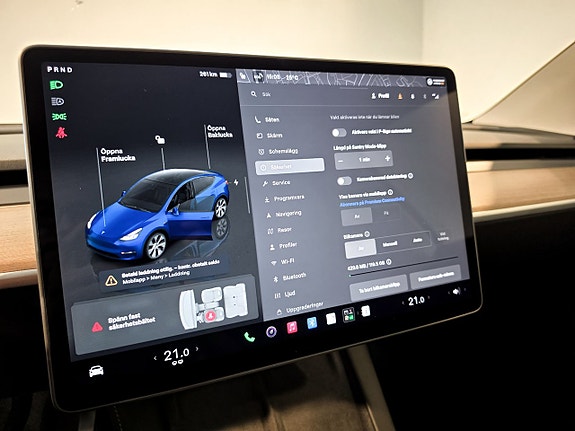 Tesla Model Y 16 of 27