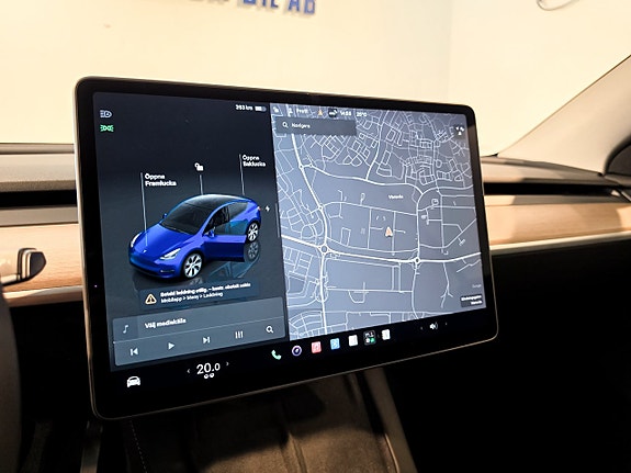 Tesla Model Y 12 of 27