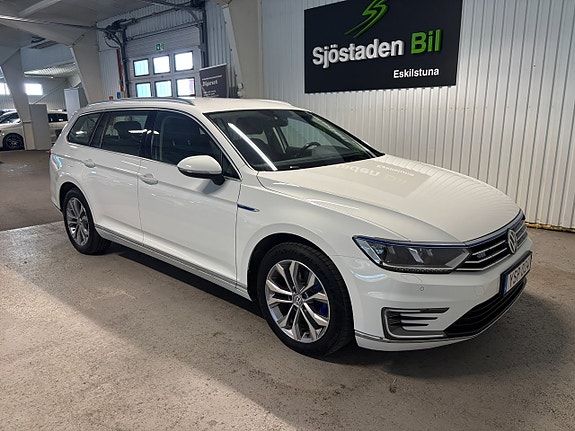 Volkswagen Passat 7 of 22