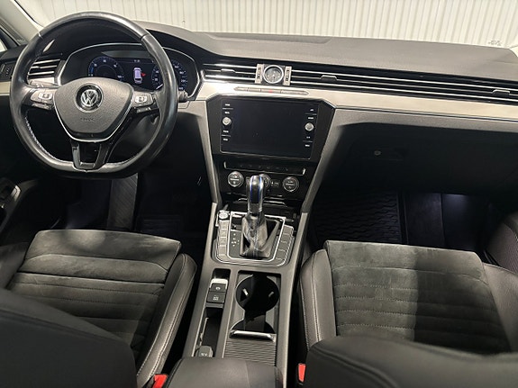 Volkswagen Passat 8 of 22