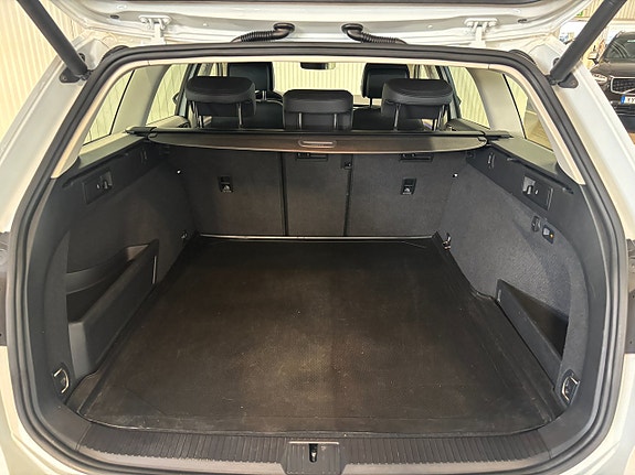 Volkswagen Passat 20 of 22