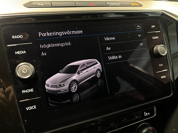 Volkswagen Passat 16 of 22