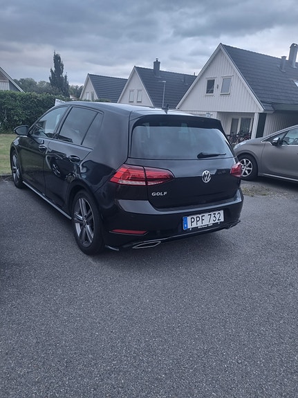 Volkswagen Golf VII 2 of 9