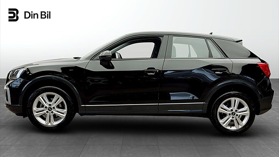 Audi Q2 2 of 12