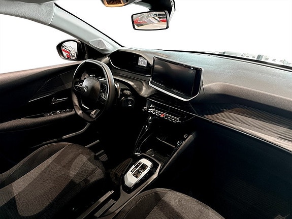 Peugeot 208 11 of 15