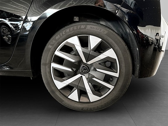 Peugeot 208 14 of 15