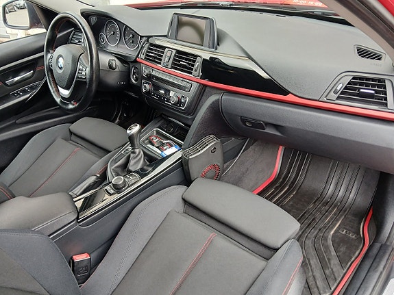 BMW 328i 15 of 24