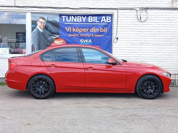 BMW 328i 4 of 24