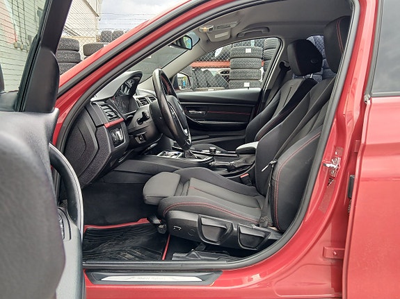 BMW 328i 10 of 24