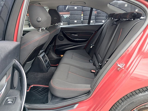 BMW 328i 12 of 24