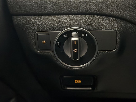 Mercedes-Benz GLA220 d 26 of 30