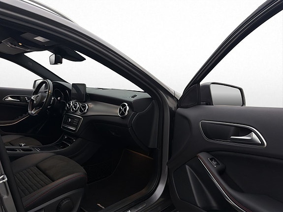 Mercedes-Benz GLA220 d 27 of 30