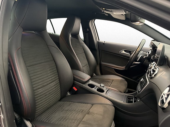 Mercedes-Benz GLA220 d 28 of 30