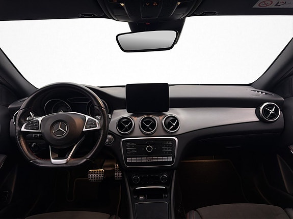 Mercedes-Benz GLA220 d 13 of 30