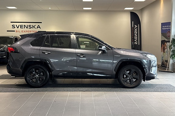 Toyota RAV4 5 of 25