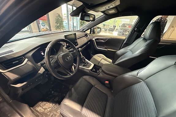 Toyota RAV4 9 of 25