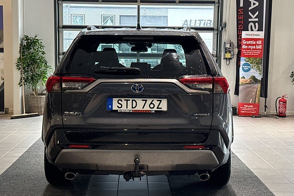 Toyota RAV4 7 of 25