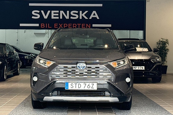 Toyota RAV4 6 of 25