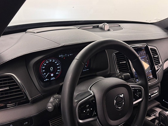 Volvo XC90 7 of 25
