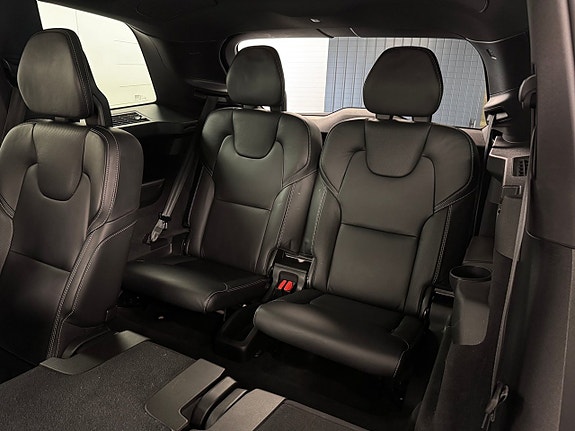 Volvo XC90 17 of 25