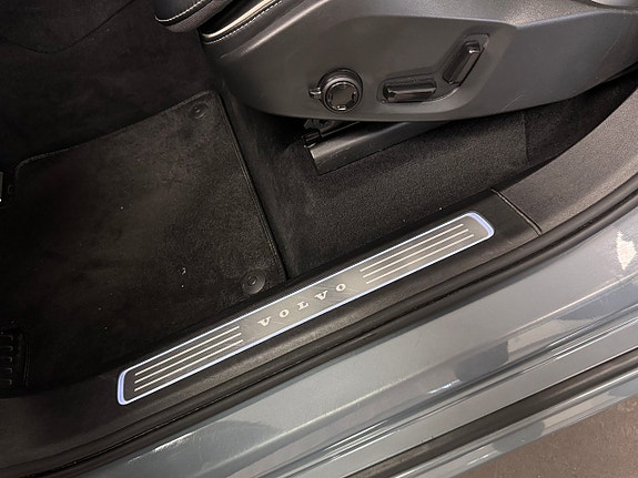 Volvo XC90 14 of 25