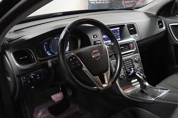 Volvo V60 7 of 16
