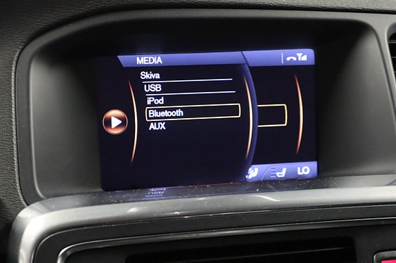 Volvo V60 8 of 16