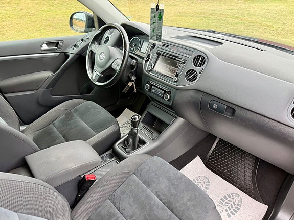 Volkswagen Tiguan 10 of 14