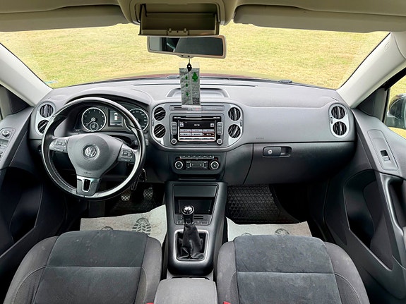 Volkswagen Tiguan 8 of 14