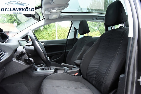 Peugeot 308 SW 12 of 15