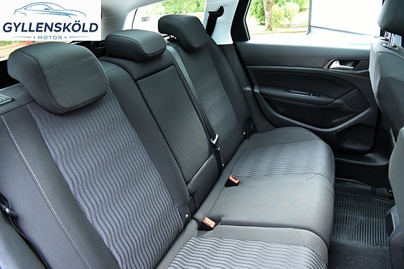 Peugeot 308 SW 14 of 15