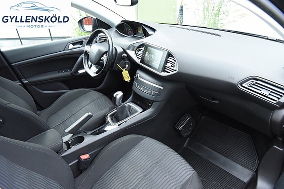 Peugeot 308 SW 9 of 15
