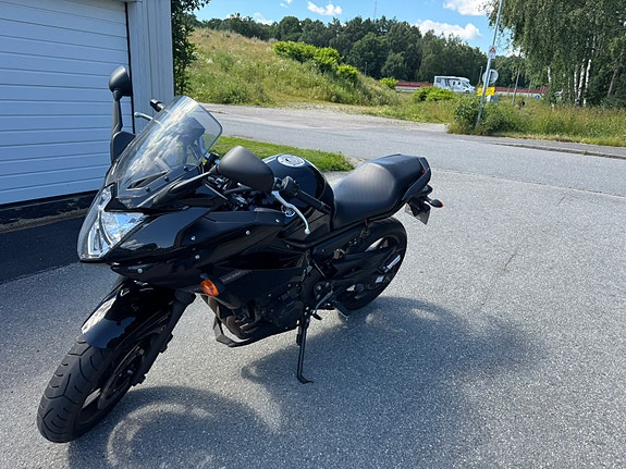 Yamaha XJ6 Diversion 2 of 4
