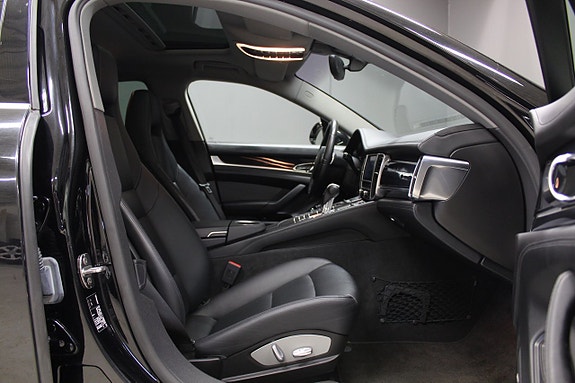 Porsche Panamera 4S 11 of 14