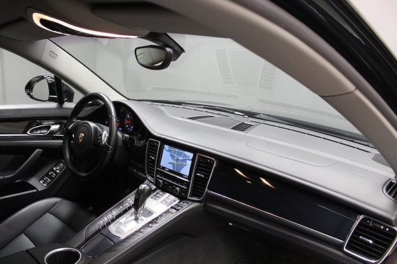 Porsche Panamera 4S 12 of 14