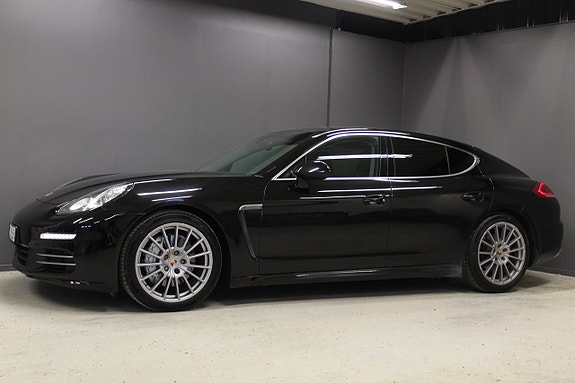 Porsche Panamera 4S 2 of 14